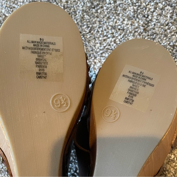 Brown wedges - Picture 2 of 4